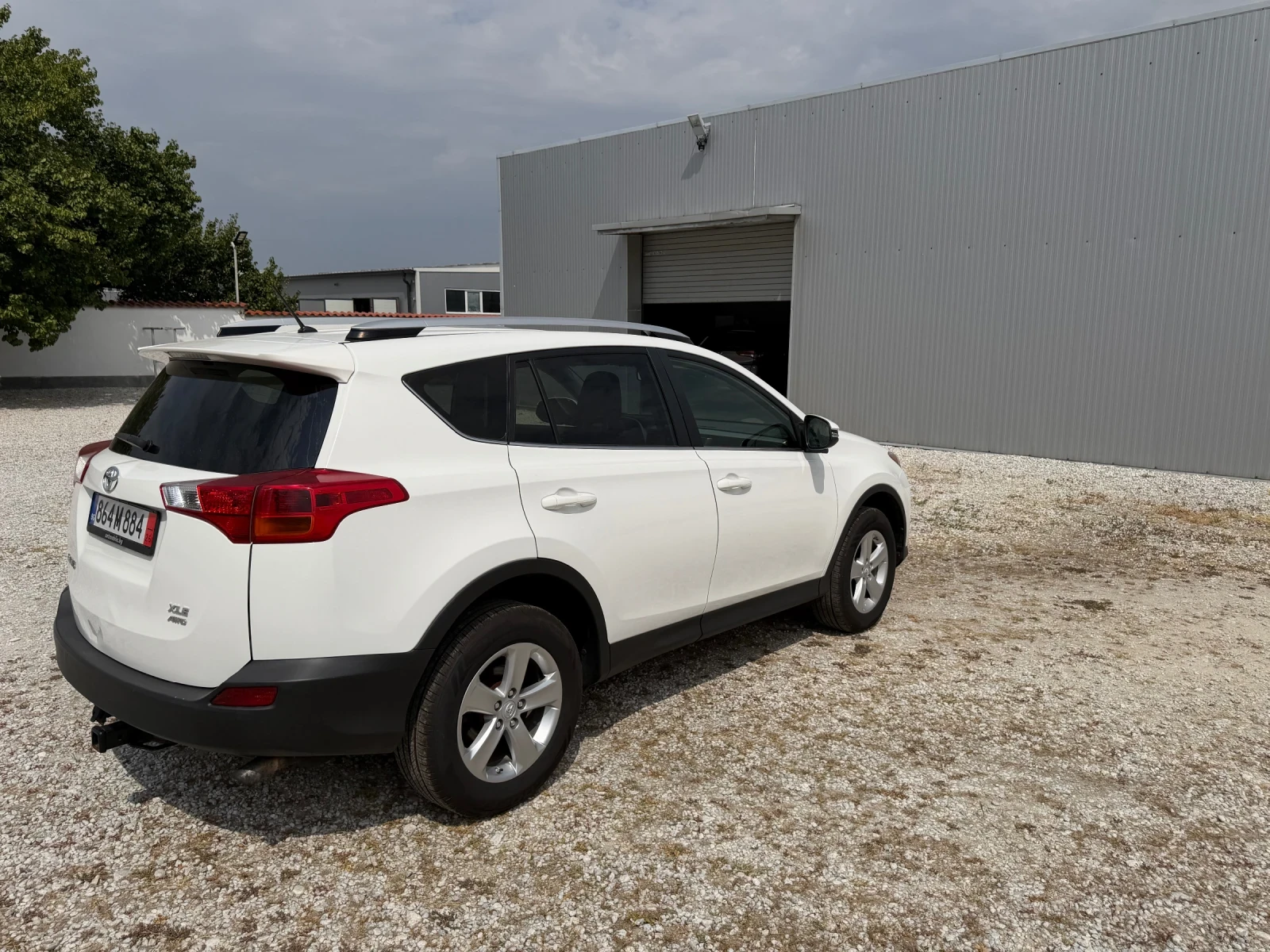 Toyota Rav4 XLE, снимка 4 - Автомобили и джипове - 56087091