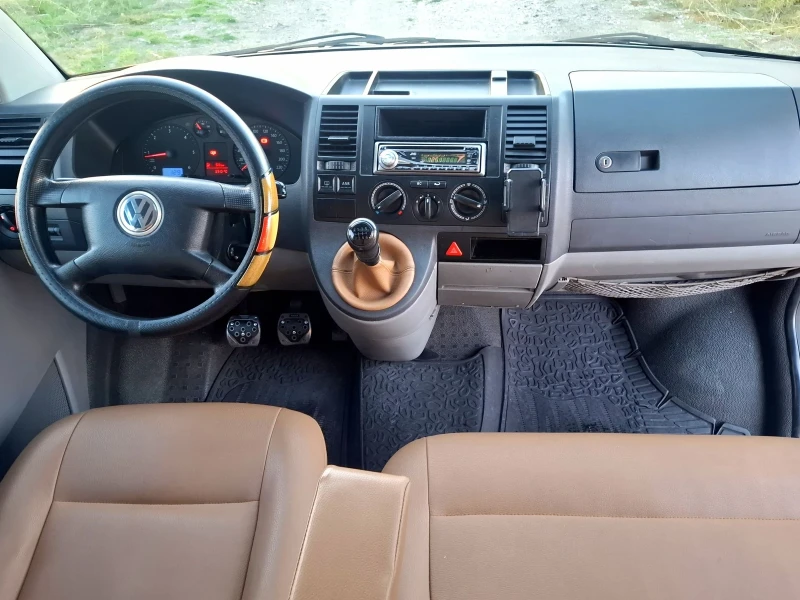 VW T5 2.5 TDI , снимка 10 - Бусове и автобуси - 47616369