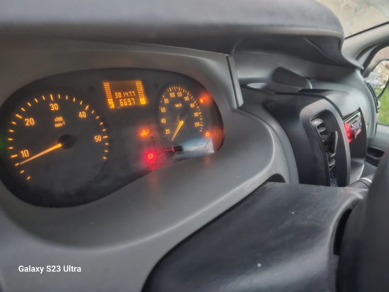 Opel Vivaro 1, 9DTI, снимка 12 - Бусове и автобуси - 50025238