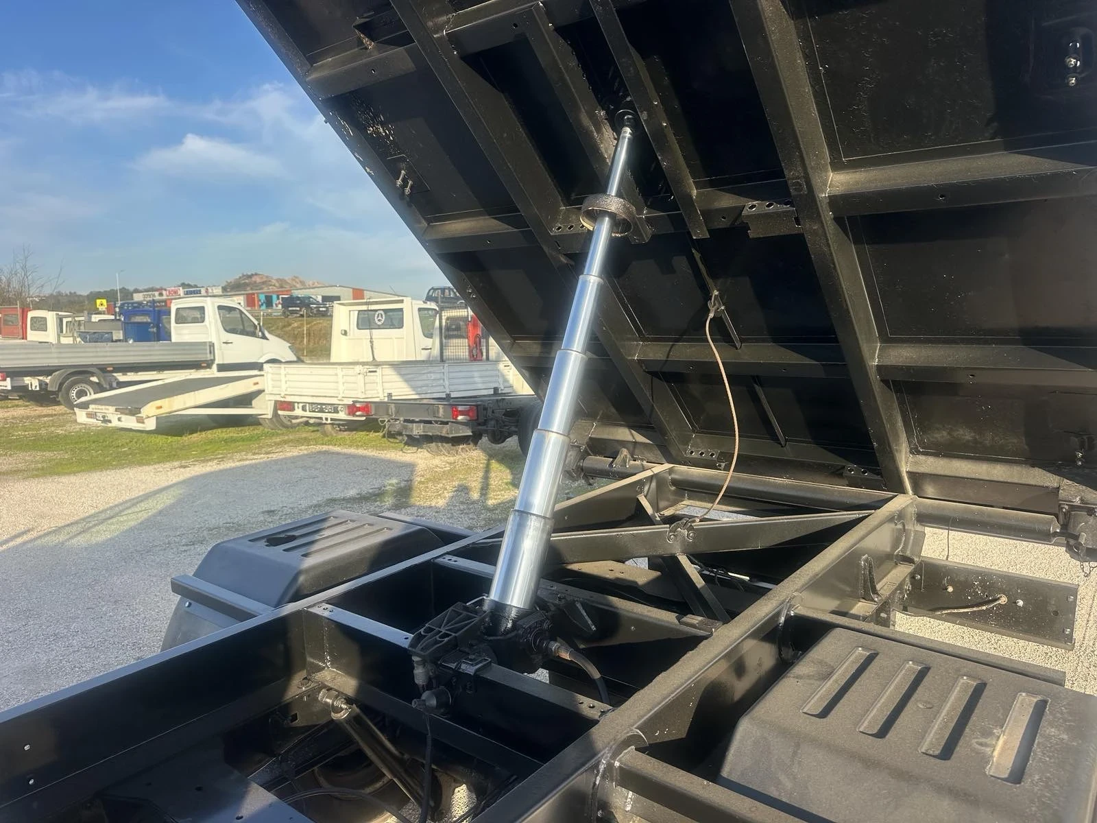 Ford Transit тристранен самосвал - изображение 7