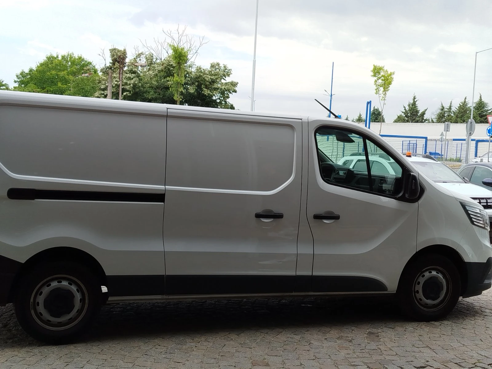 Renault Trafic 2.0 dCi/110 �.�/Life | Mobile.bg � ����������� 4