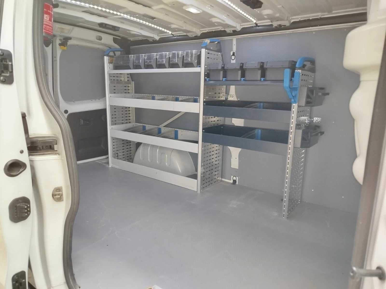 Renault Trafic 2.0 dCi/110 �.�/Life | Mobile.bg � ����������� 10