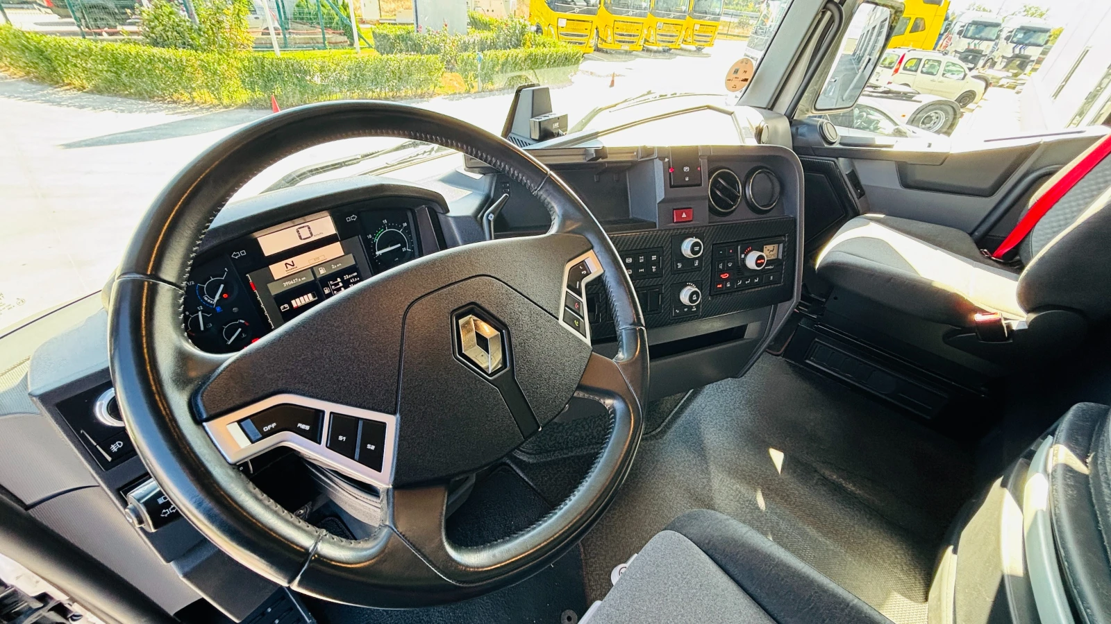 Renault T * ЛИЗИНГ НА НОВИ ФИРМИ*  - изображение 4