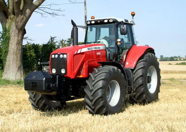 Трактор Massey Резервни части, снимка 1 - Селскостопанска техника - 5248397