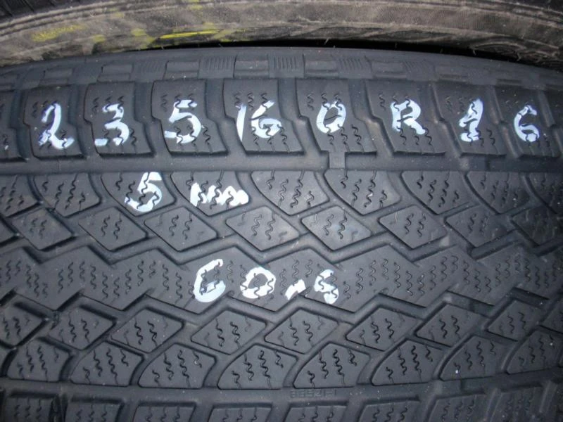 Гуми Всесезонни 235/60R16, снимка 1 - Гуми и джанти - 8899237