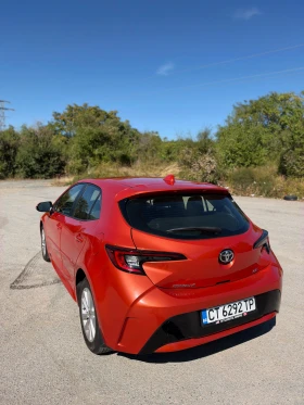 Toyota Corolla Hatchback SE , снимка 3