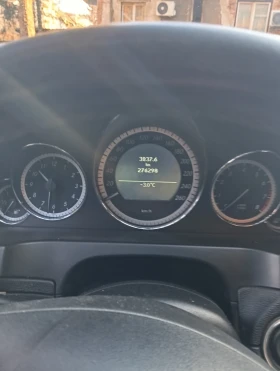 Mercedes-Benz E 200 - 8200 € / 16037.81 лв. - 52164774 8