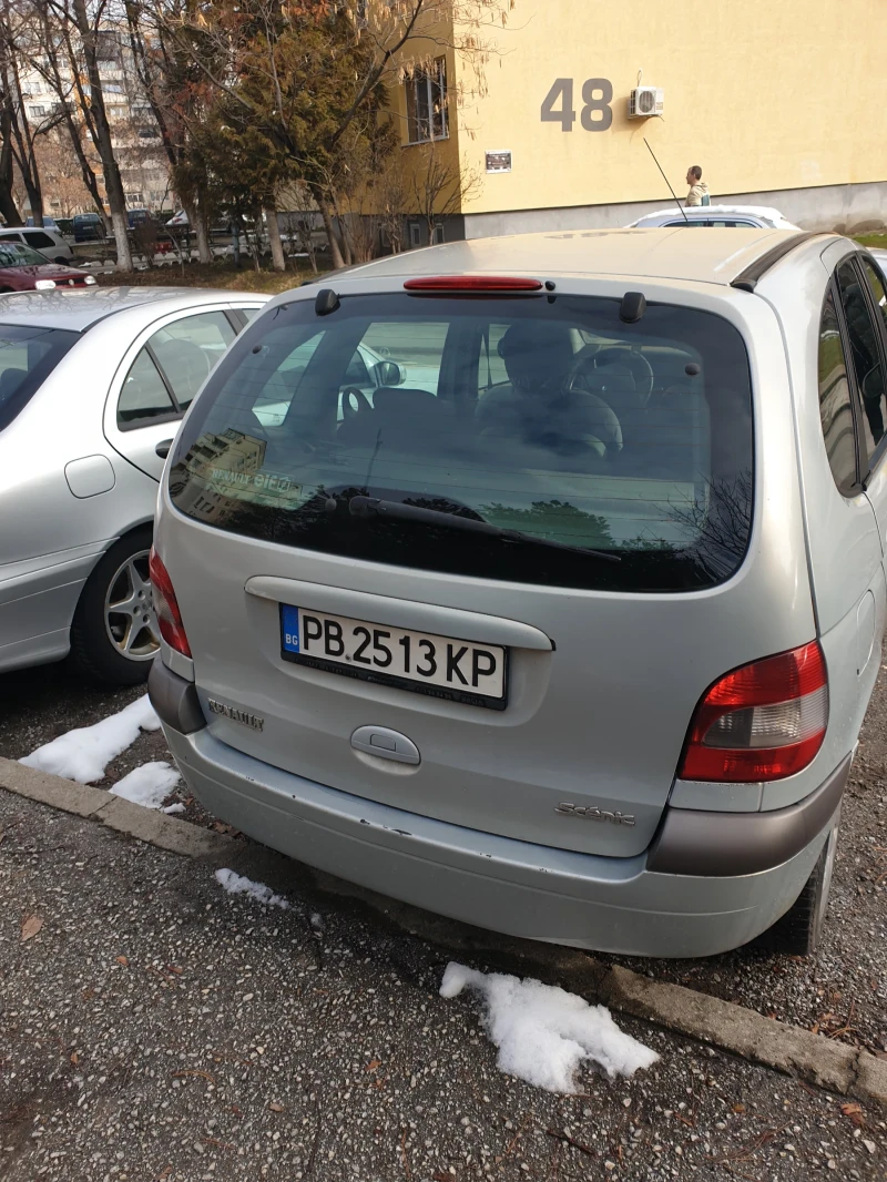 Renault Scenic, снимка 3 - Автомобили и джипове - 48759252