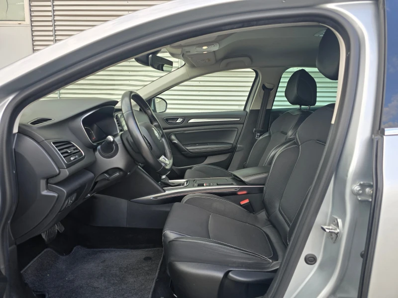 Renault Megane 1.3 Tce Techno, снимка 6 - Автомобили и джипове - 51924076