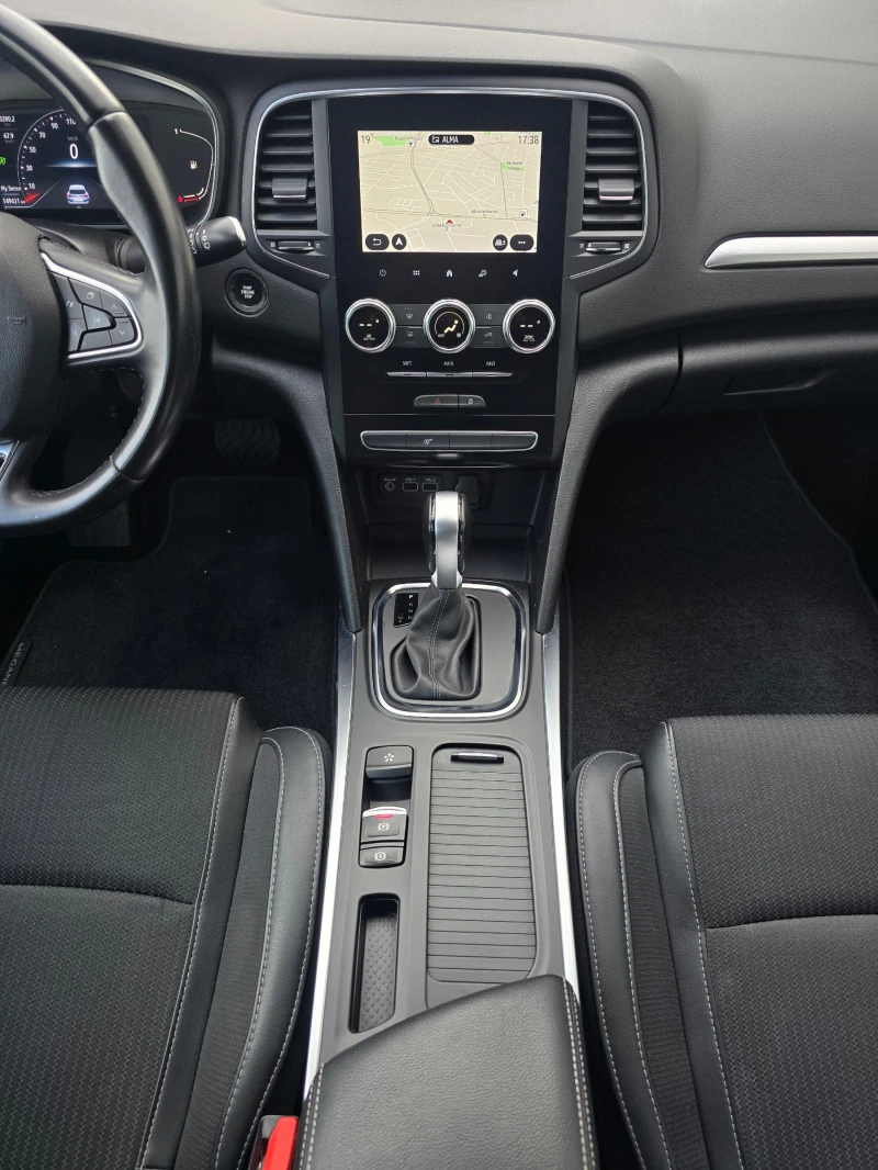 Renault Megane 1.3 Tce Techno, снимка 9 - Автомобили и джипове - 51924076