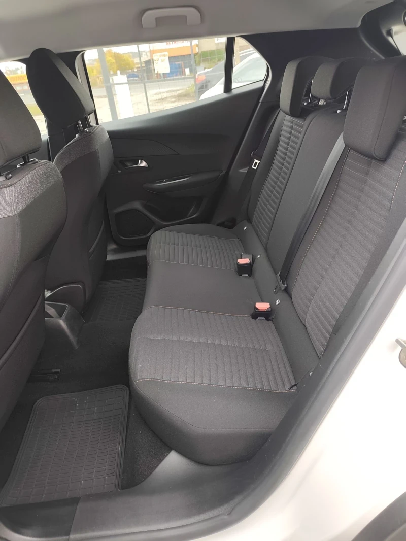 Peugeot 2008 1.5 HDI 130 * NAVI * ACC * EURO 6 * , снимка 13 - Автомобили и джипове - 52070375