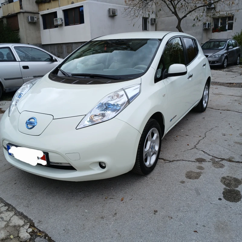 Nissan Leaf , снимка 2 - Автомобили и джипове - 53060585