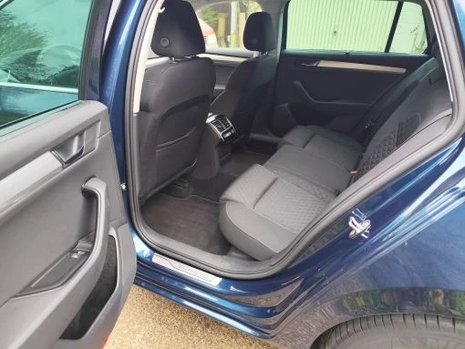 Skoda Superb, снимка 8 - Автомобили и джипове - 53047985