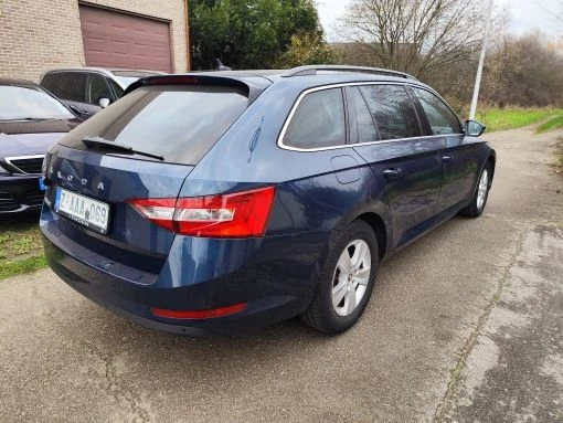 Skoda Superb, снимка 3 - Автомобили и джипове - 53047985