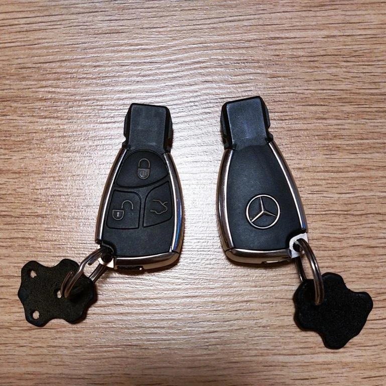 Mercedes-Benz E 200, снимка 10 - Автомобили и джипове - 54797450