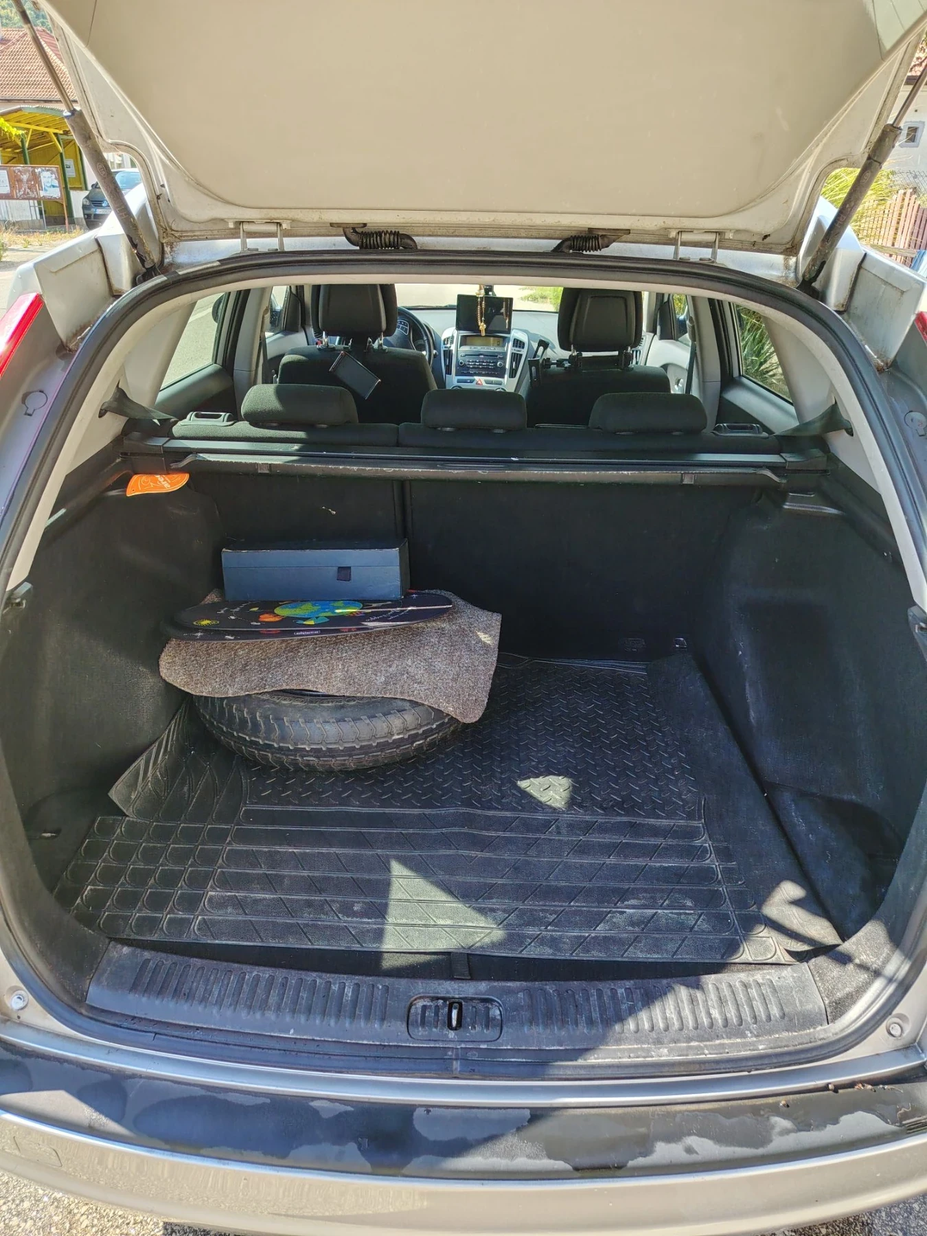 Kia Ceed 1.6, снимка 10 - Автомобили и джипове - 55788654