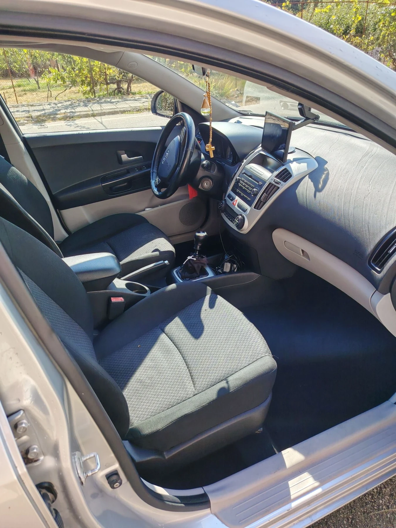 Kia Ceed 1.6, снимка 7 - Автомобили и джипове - 55788654