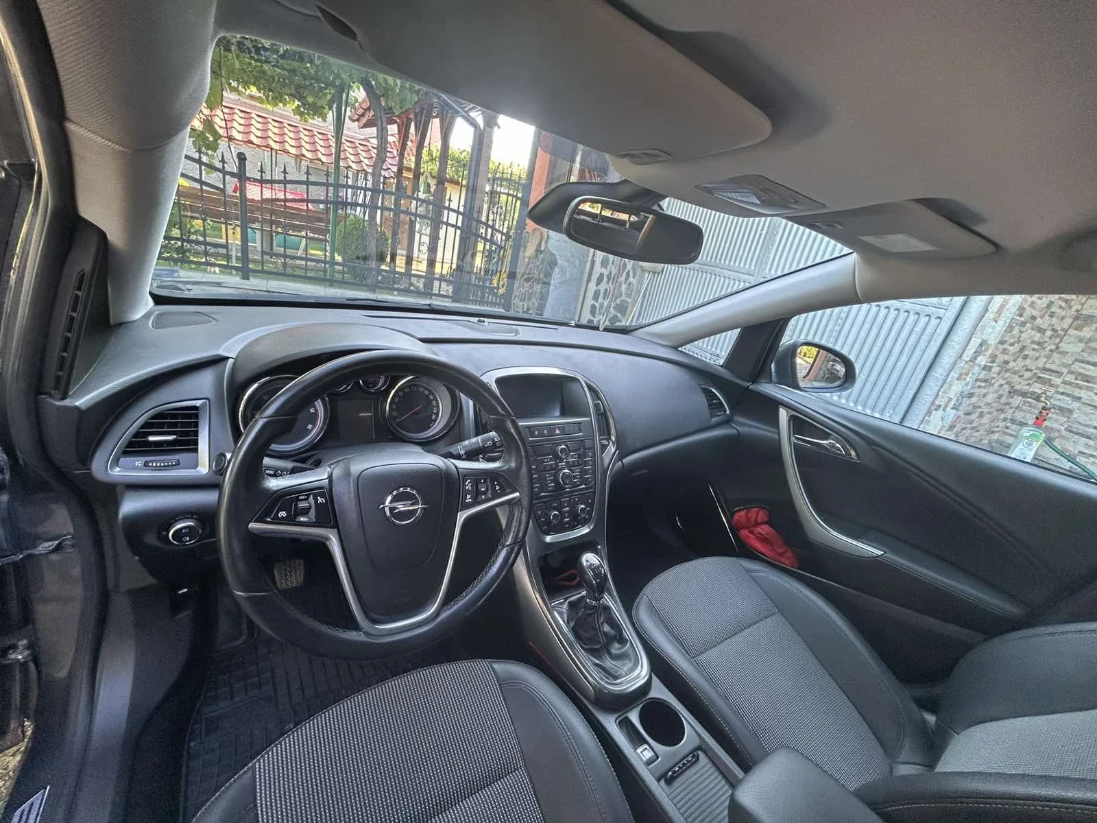 Opel Astra SPORT TOURER - изображение 8