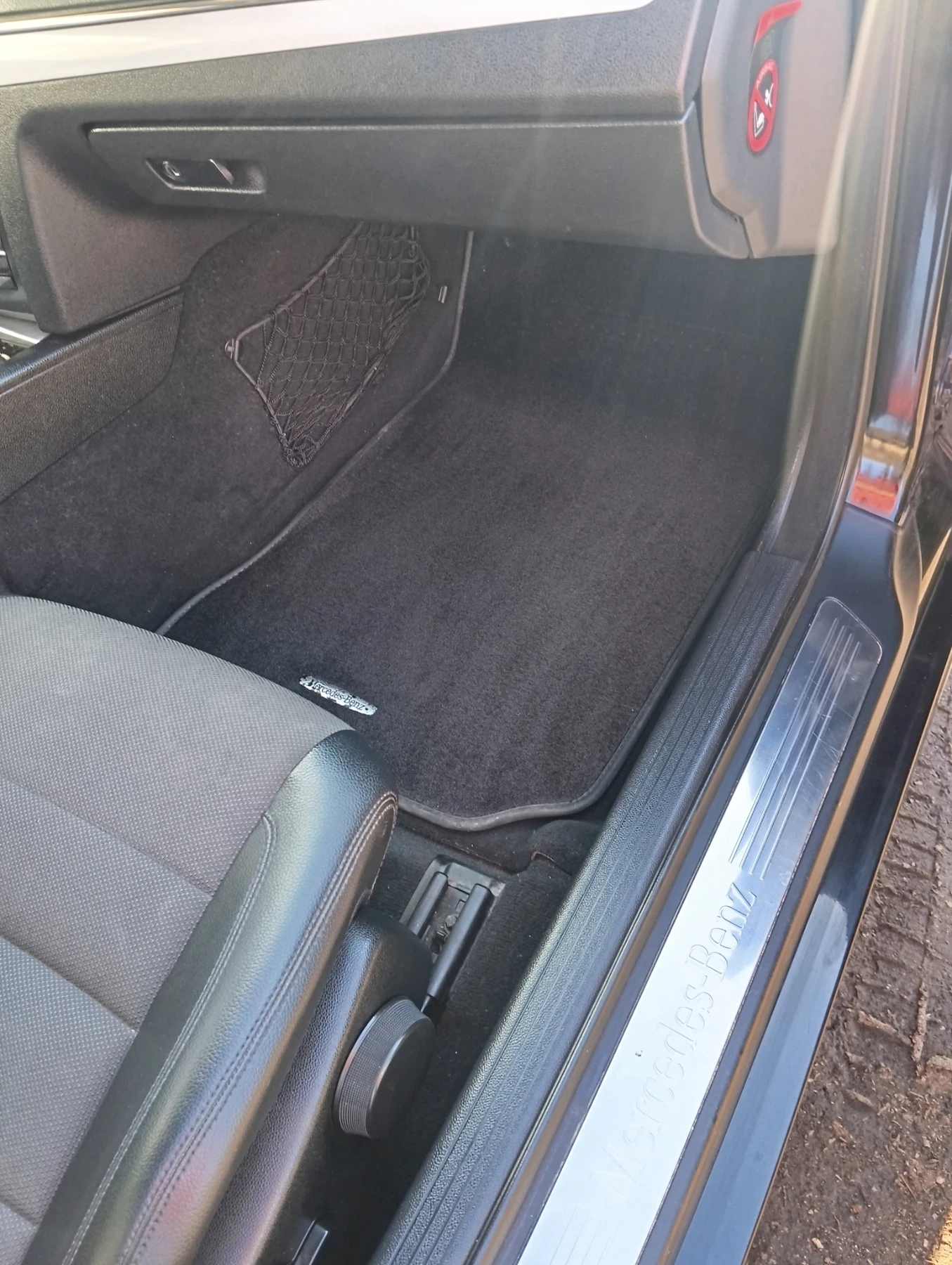 Mercedes-Benz E 200, снимка 13 - Автомобили и джипове - 54183788