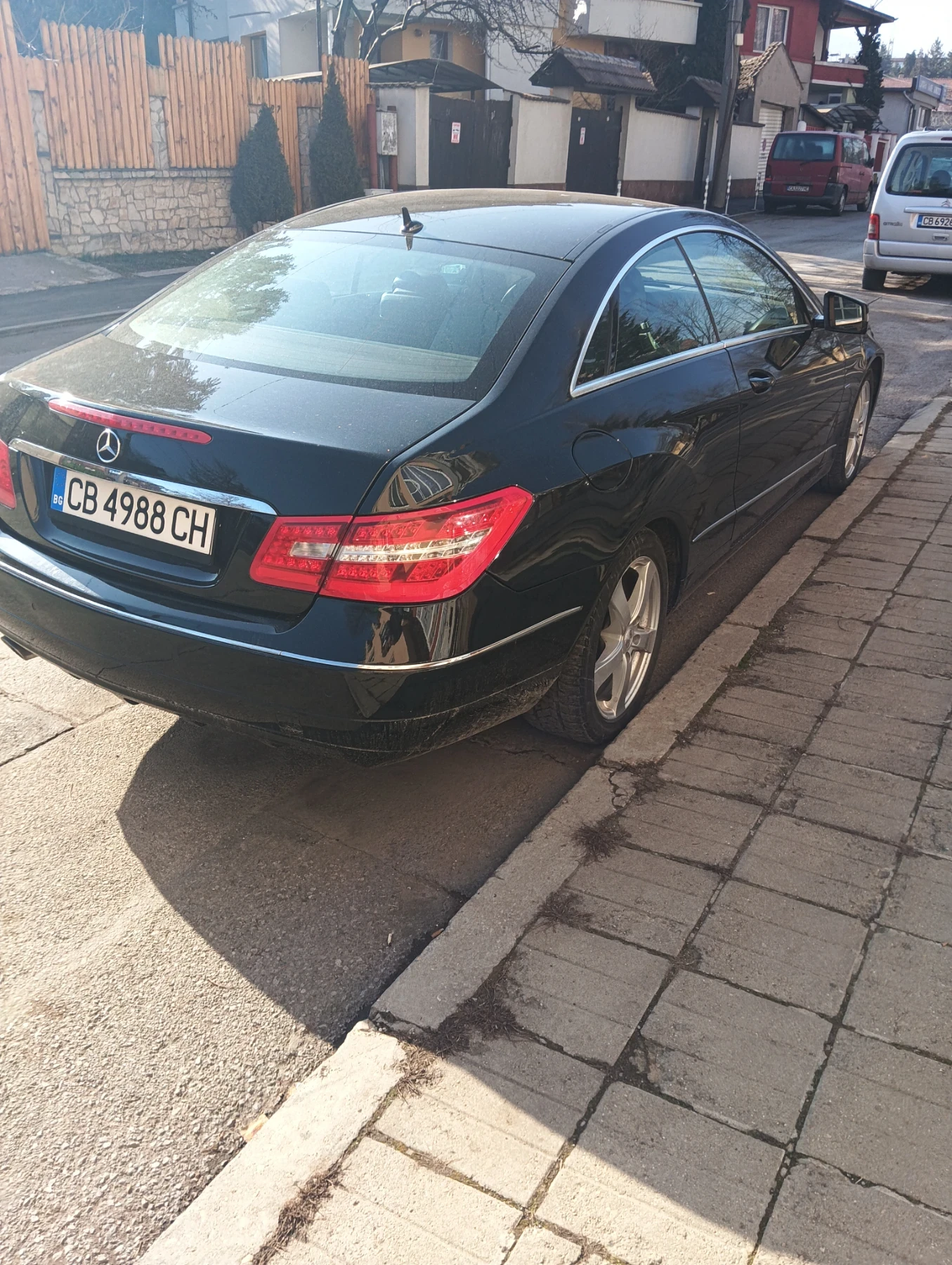 Mercedes-Benz E 200, снимка 4 - Автомобили и джипове - 54183788