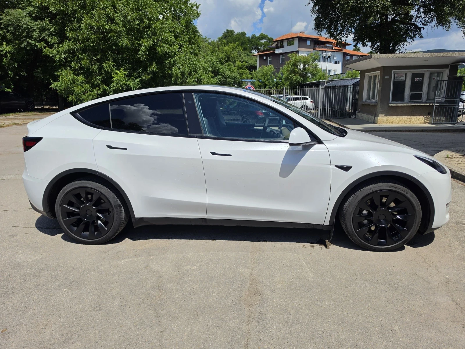 Tesla Model Y Long Range 4x4, снимка 4 - Автомобили и джипове - 55165456