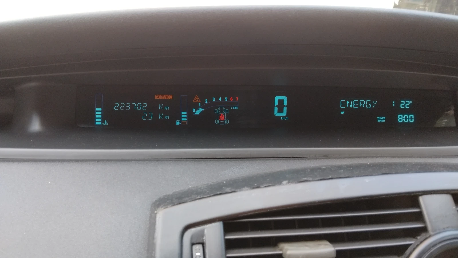 Renault Scenic 1.6i, снимка 6 - Автомобили и джипове - 55368737