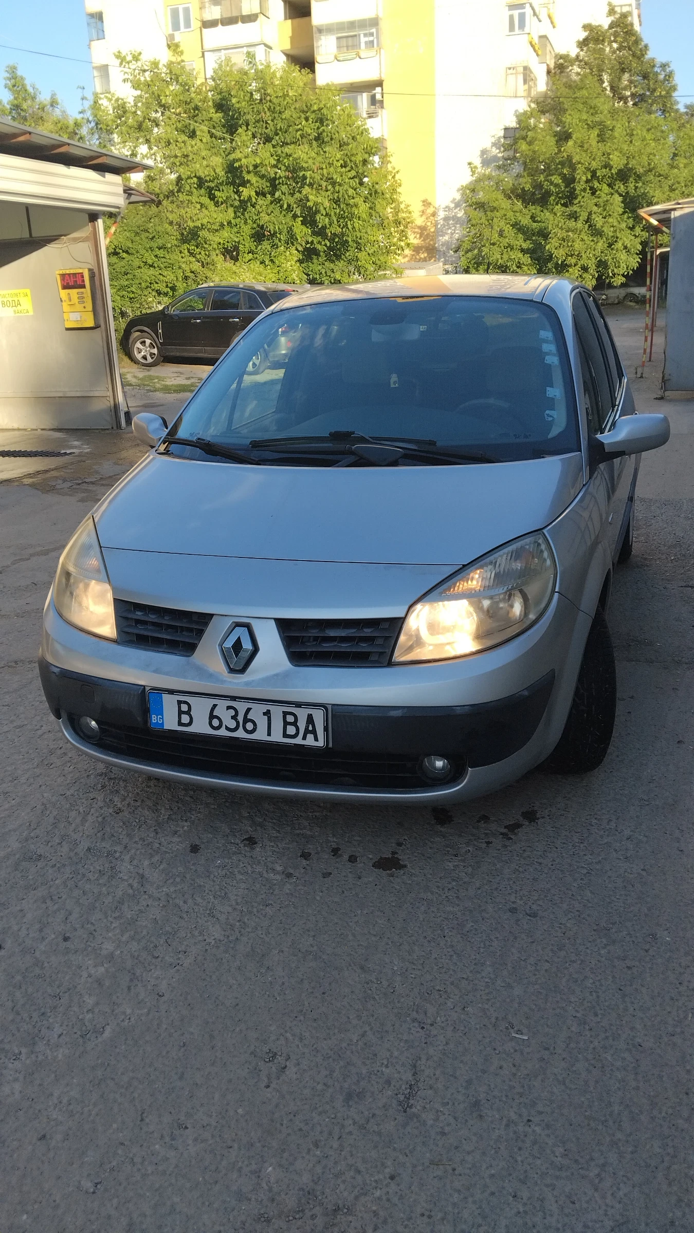 Renault Scenic 1.6i, снимка 2 - Автомобили и джипове - 55368737
