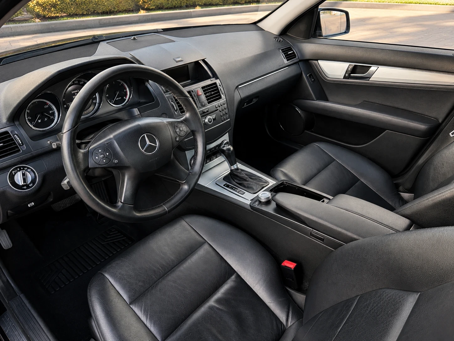 Mercedes-Benz C 200 Mercedes C200 CDI /Avantgarte /АВТОМАТ /ЛИЗИНГ, снимка 4 - Автомобили и джипове - 55409407