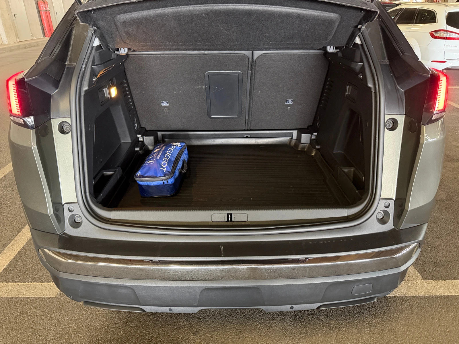 Peugeot 3008 NEW ALLURE, снимка 13 - Автомобили и джипове - 55596735