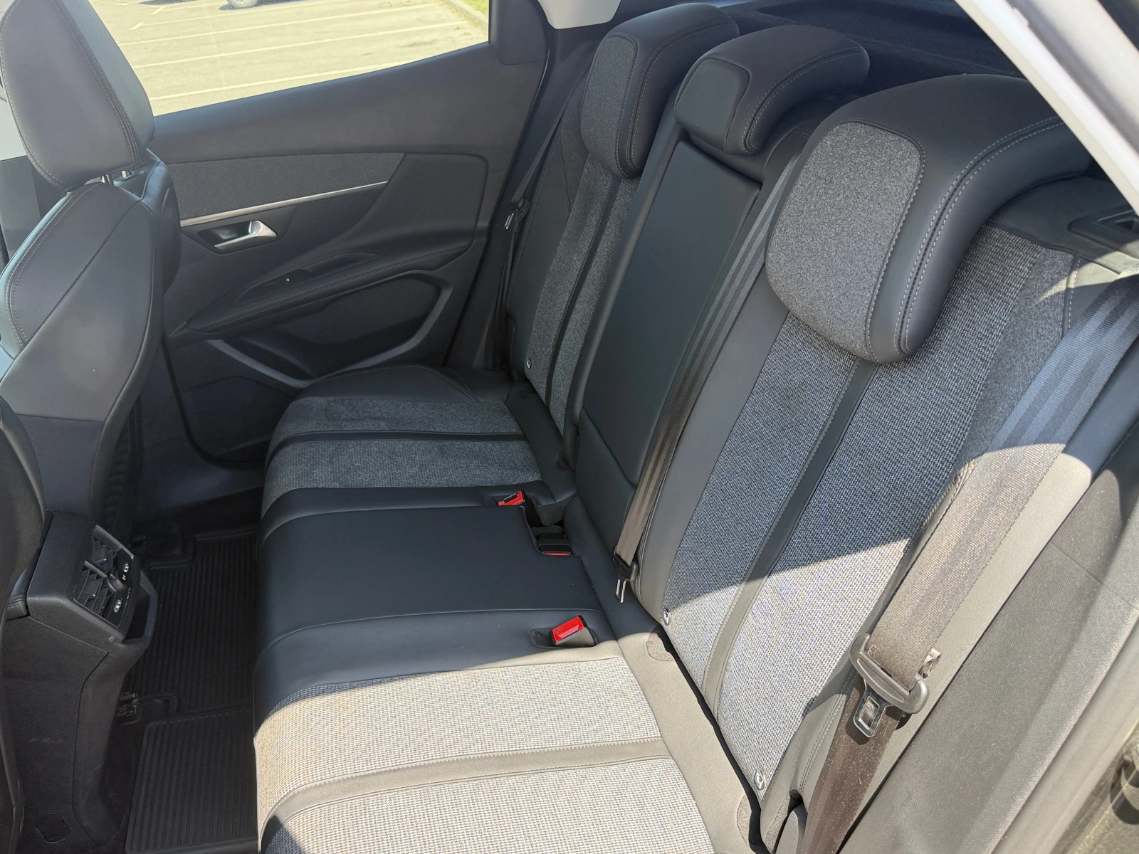 Peugeot 3008 NEW ALLURE, снимка 14 - Автомобили и джипове - 55596735