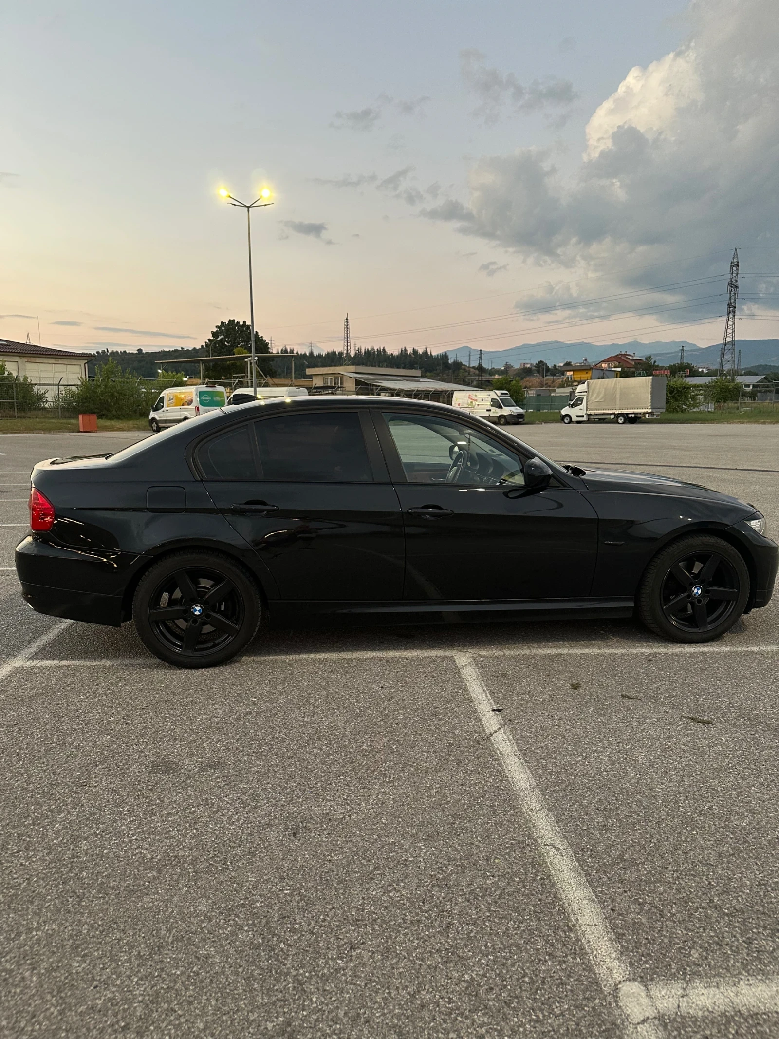 BMW 320, снимка 2 - Автомобили и джипове - 55775090