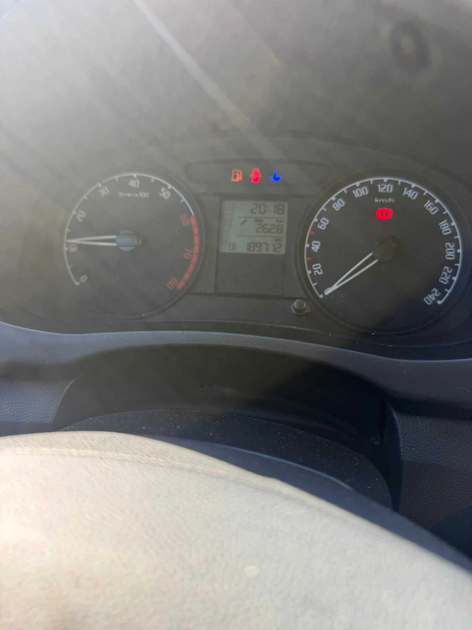 Skoda Fabia 1.2 климатик, снимка 8 - Автомобили и джипове - 56293589