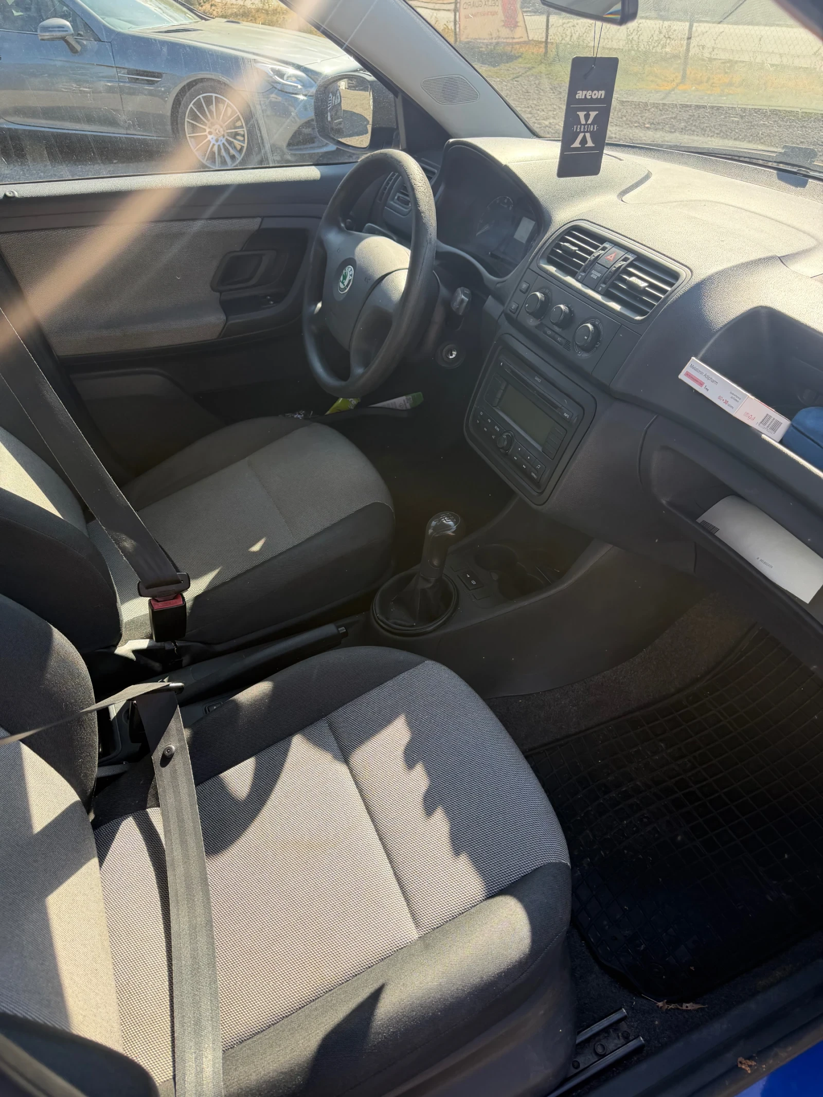 Skoda Fabia 1.2 климатик, снимка 6 - Автомобили и джипове - 56293589