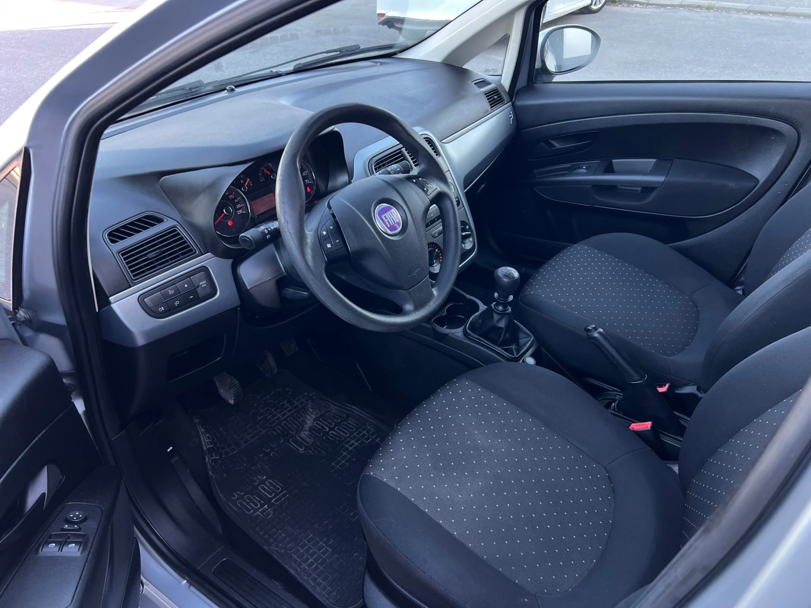 Fiat Punto 1.4i 75k.c * ��������*  | Mobile.bg � ����������� 9