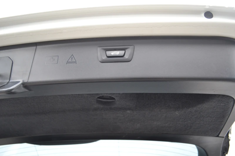 BMW 525 M-pack X DRIVE, снимка 7 - Автомобили и джипове - 52522865