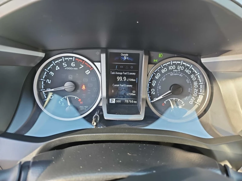 Toyota Tacoma * 4x4 Double Cab Auto * CARFAX * БЕЗ ПЪРВОНАЧАЛНА , снимка 8 - Автомобили и джипове - 53128866
