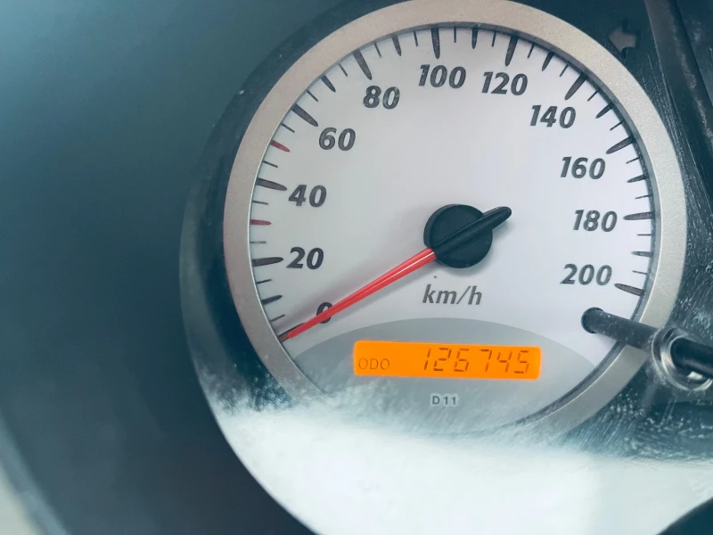 Toyota Rav4 2.0D4D, снимка 14 - Автомобили и джипове - 53364772