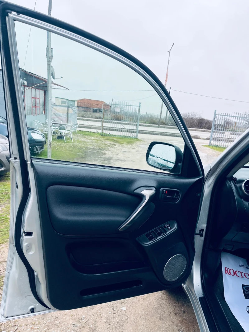 Toyota Rav4 2.0D4D, снимка 13 - Автомобили и джипове - 53364772