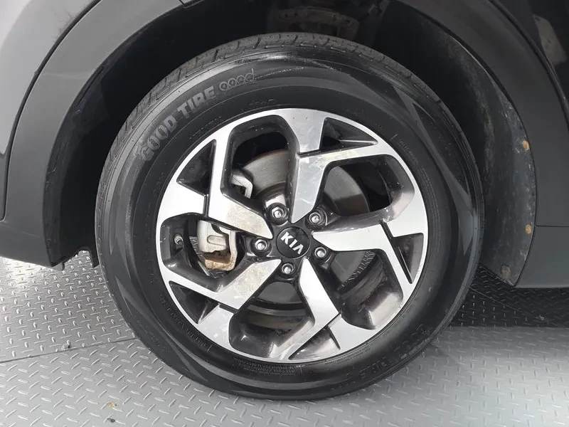 Kia Sportage Diesel 2.0 2Wd Trendy, снимка 5 - Автомобили и джипове - 56286553