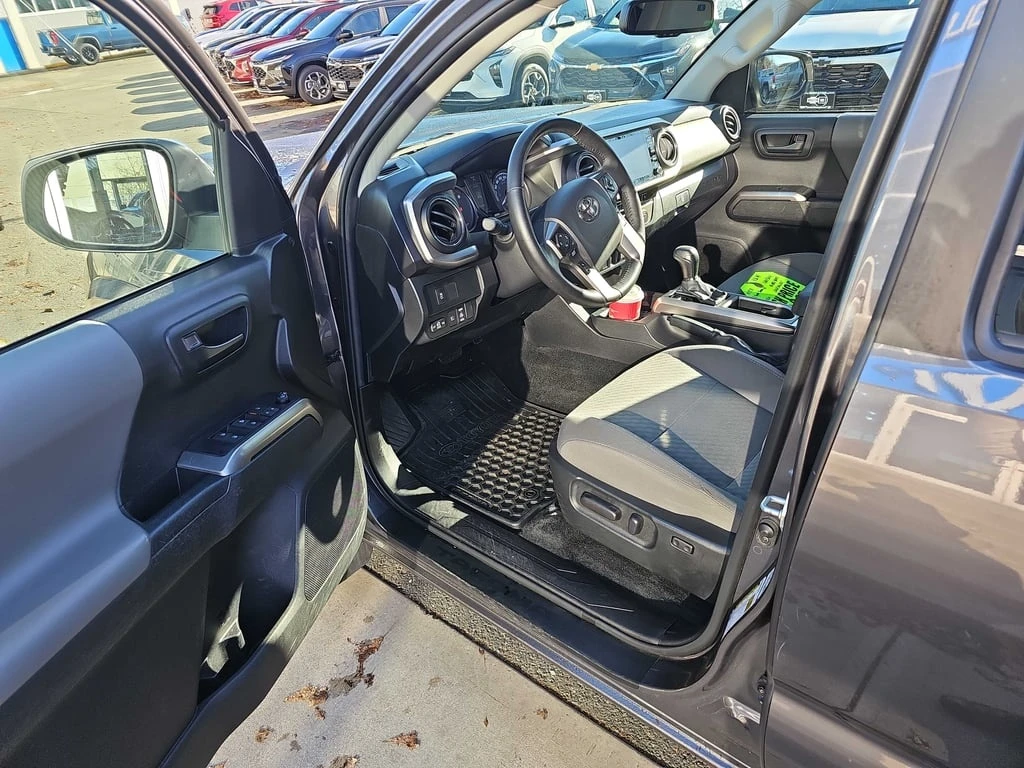 Toyota Tacoma * 4x4 Double Cab Auto * CARFAX * ��� ������������  | Mobile.bg � ����������� 5