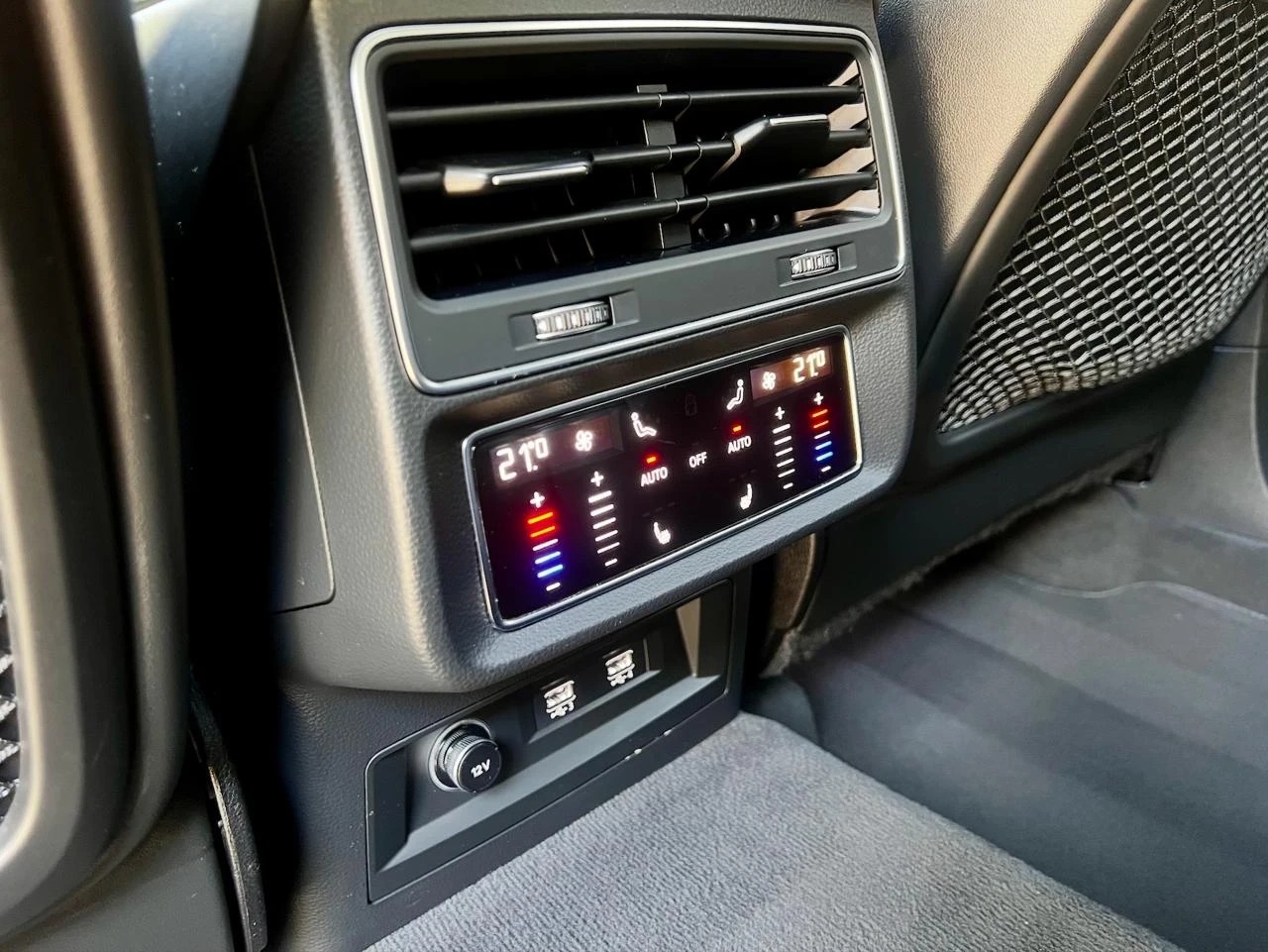 Audi Q8 50 TDI V6 Quattro 3X S-Line, снимка 12 - Автомобили и джипове - 54744042