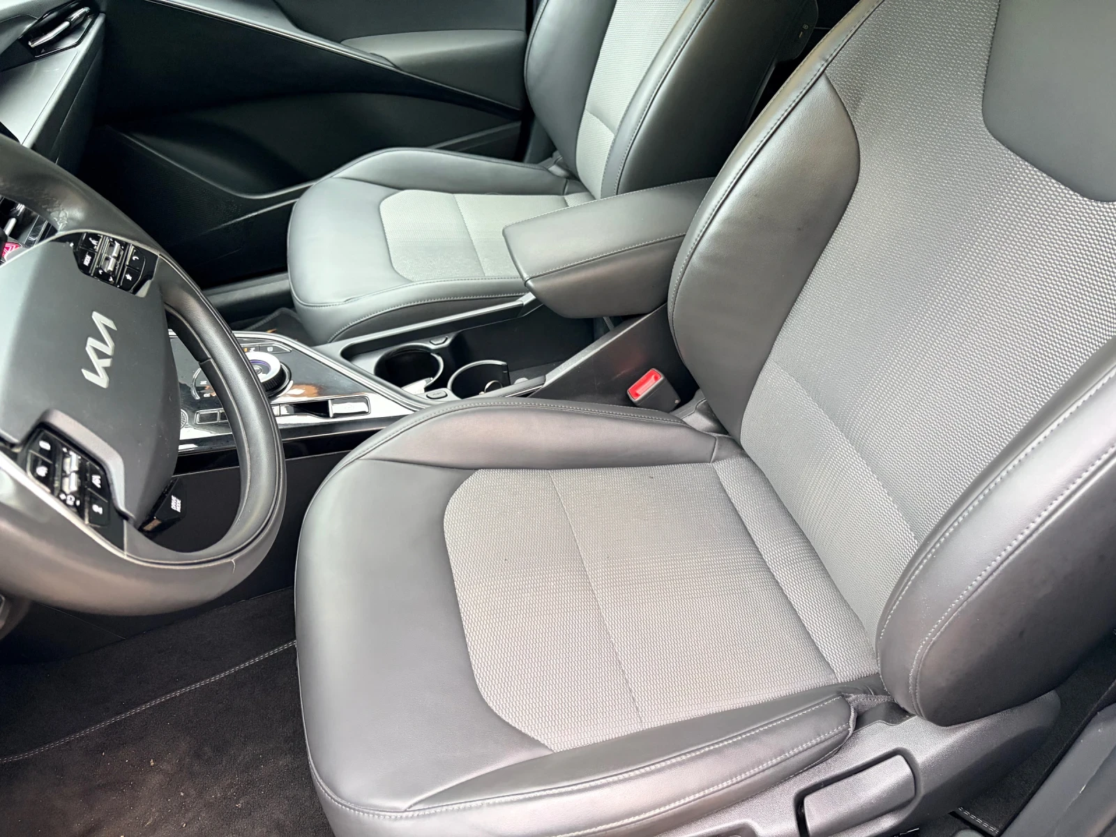Kia Niro 64, 5kw 204kc 100% SOH!!! TERMOPOMPA!!!, снимка 9 - Автомобили и джипове - 56713611