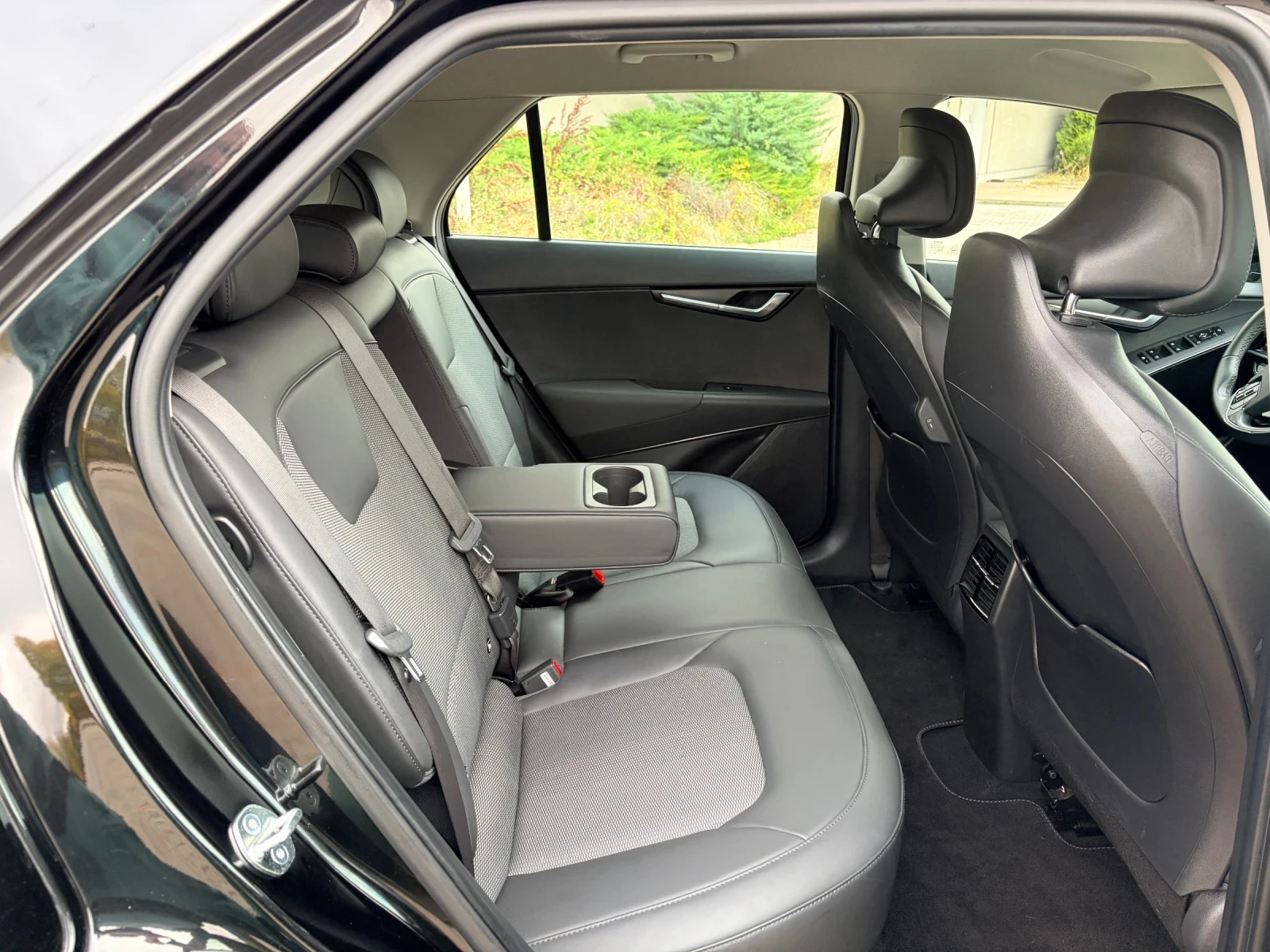 Kia Niro 64, 5kw 204kc 100% SOH!!! TERMOPOMPA!!!, снимка 8 - Автомобили и джипове - 56713611