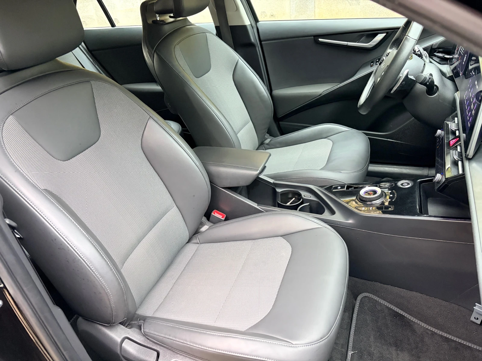 Kia Niro 64, 5kw 204kc 100% SOH!!! TERMOPOMPA!!!, снимка 10 - Автомобили и джипове - 56713611