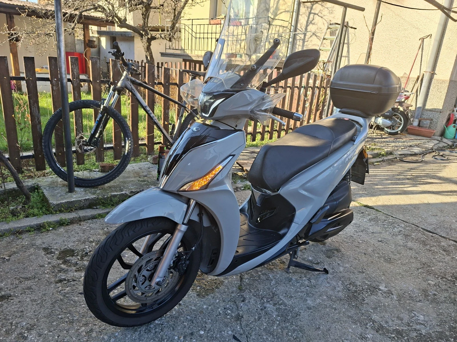 Kymco People 150ie 100%УНИКАЛЕН ОТВСЯКАДЕ, снимка 3 - Мотоциклети и мототехника - 54100449