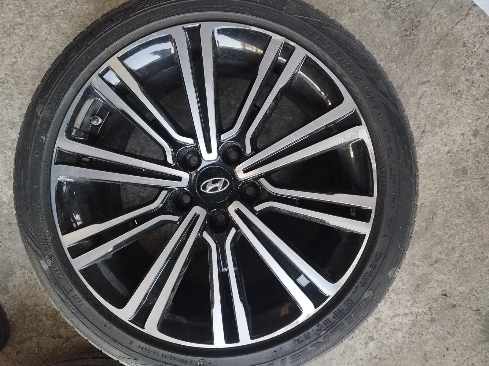    225/45R18  Hyundai | Mobile.bg   5