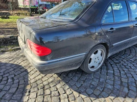 Mercedes-Benz E 280 Елеганс, снимка 4