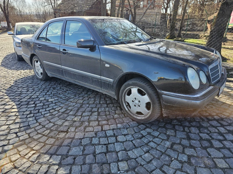 Mercedes-Benz E 280 Елеганс, снимка 3 - Автомобили и джипове - 45373375