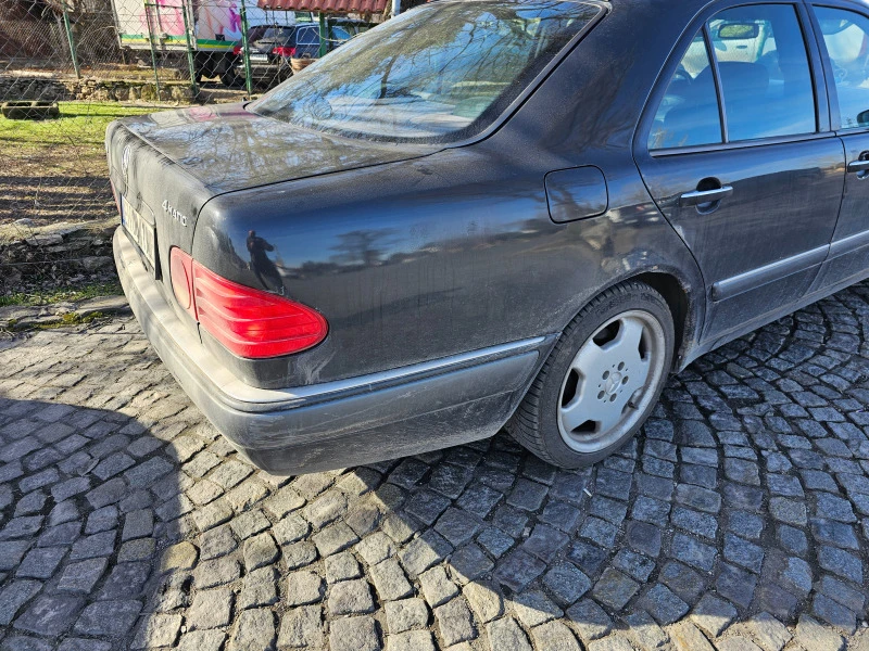 Mercedes-Benz E 280 Елеганс, снимка 4 - Автомобили и джипове - 45373375