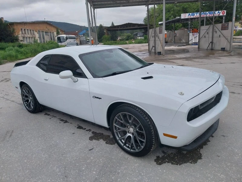 Dodge Challenger, снимка 1 - Автомобили и джипове - 47470746